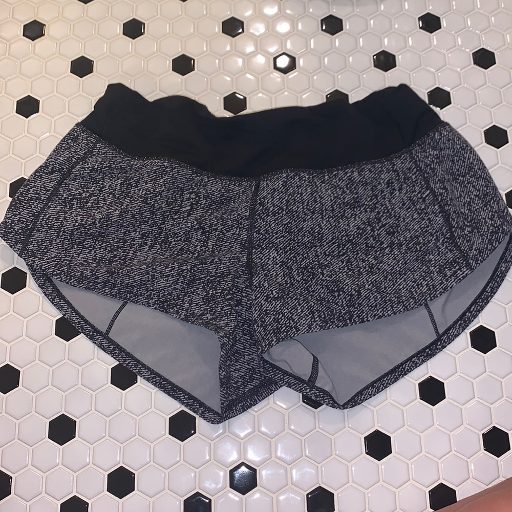 lululemon size 4 speed up shorts
